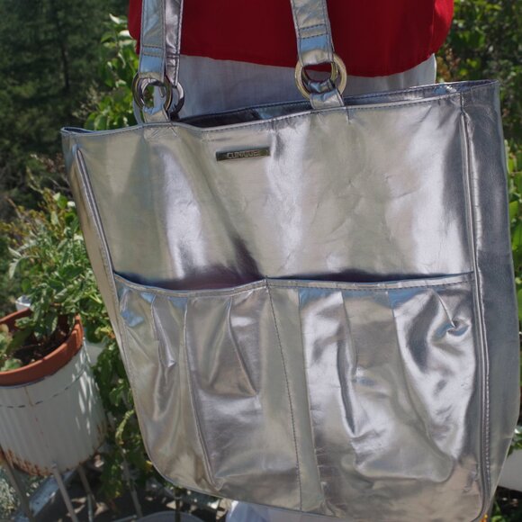 Clinique Silver Metallic Tote Bag Patent Leather Ladies - Picture 6 of 6